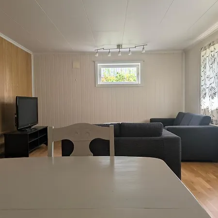 Kjellerleilighet Med Utsikt *