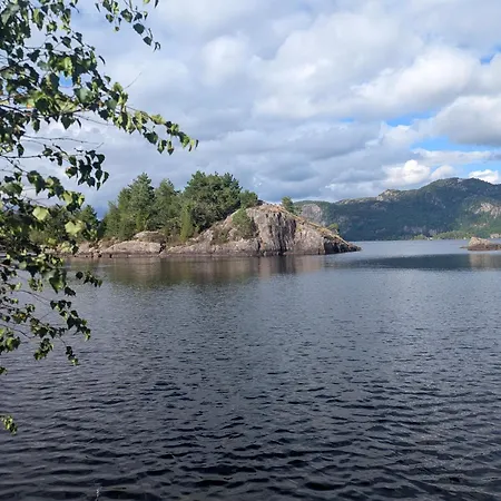 Apartman Kjellerleilighet Med Utsikt Flekkefjord