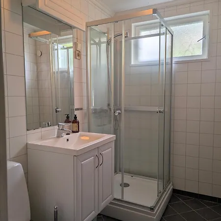 Apartman Kjellerleilighet Med Utsikt *